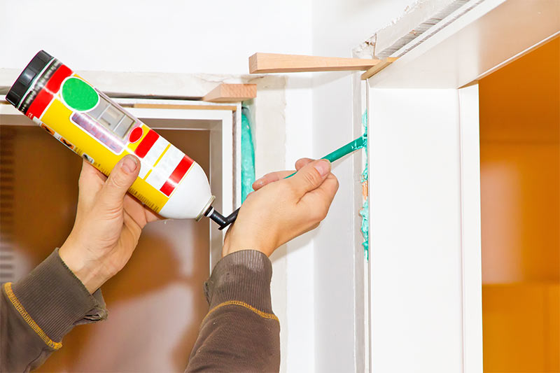 Einbau von Fenster und Türen Innenausbau